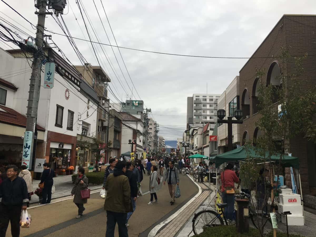 いーとはーぶ　よ市