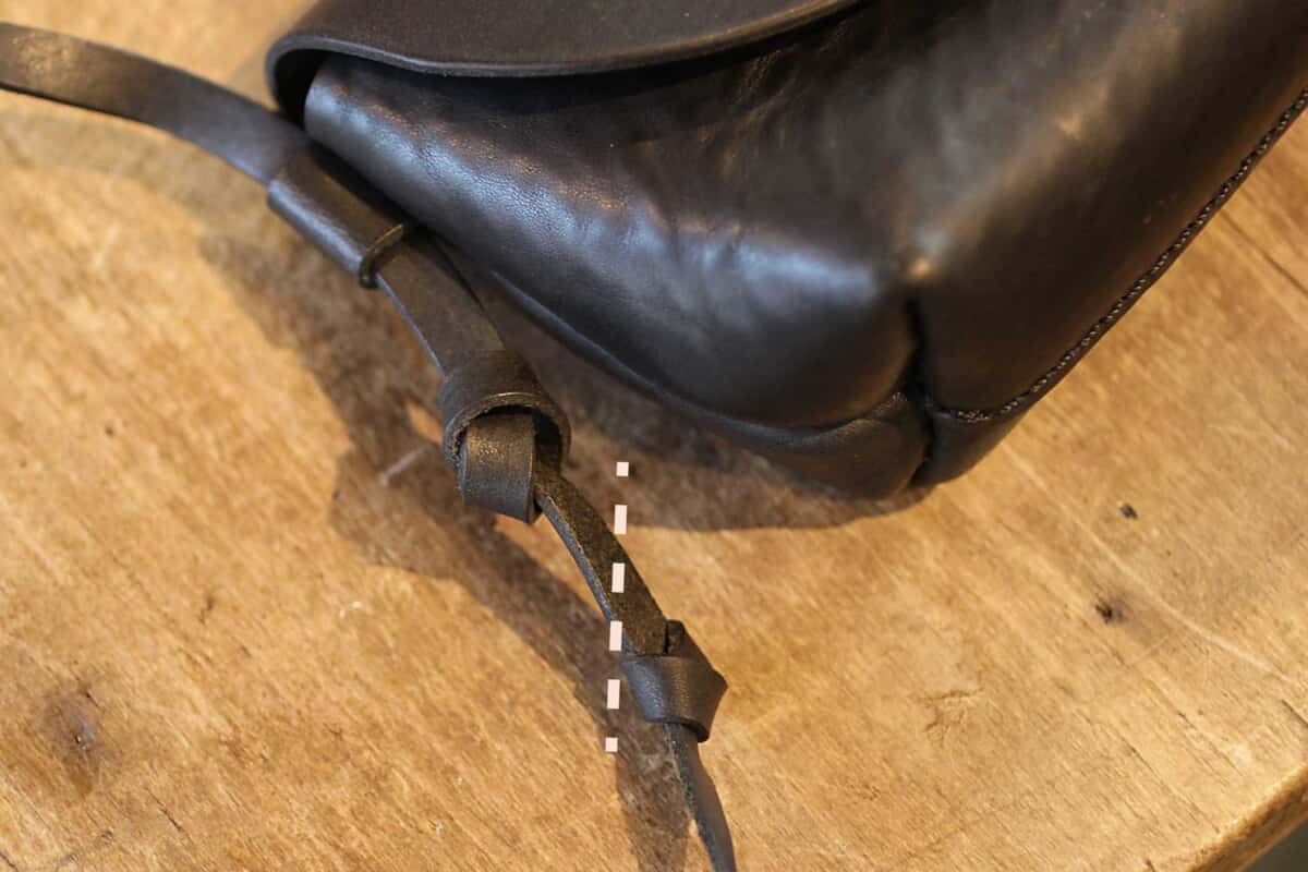 ボタンミニショルダー　ショルダー長さの調整
