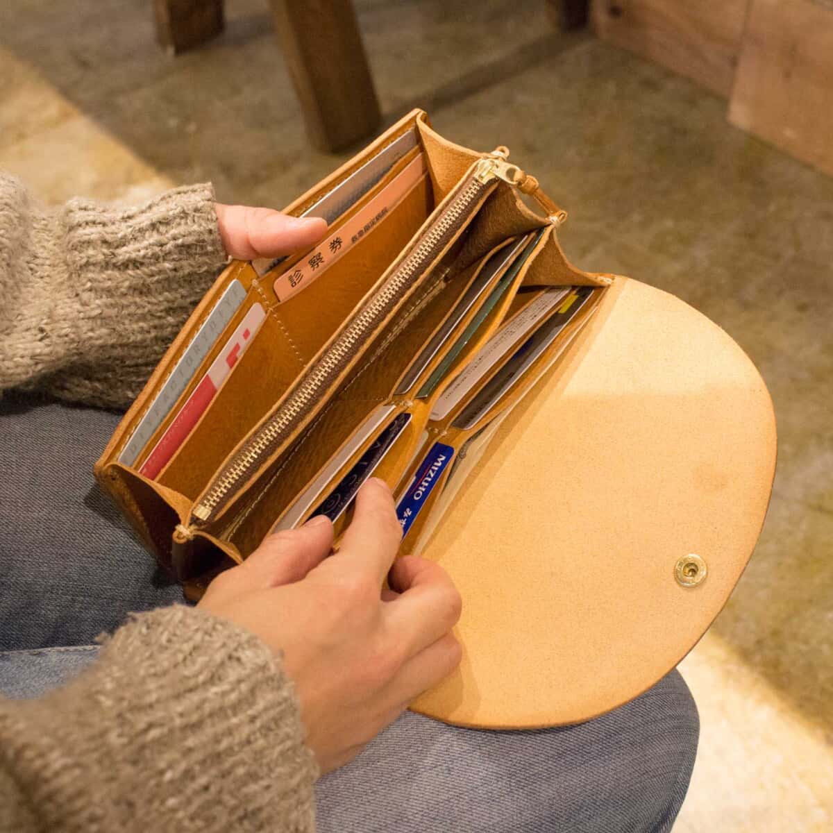 フラップ長財布 ナチュラル